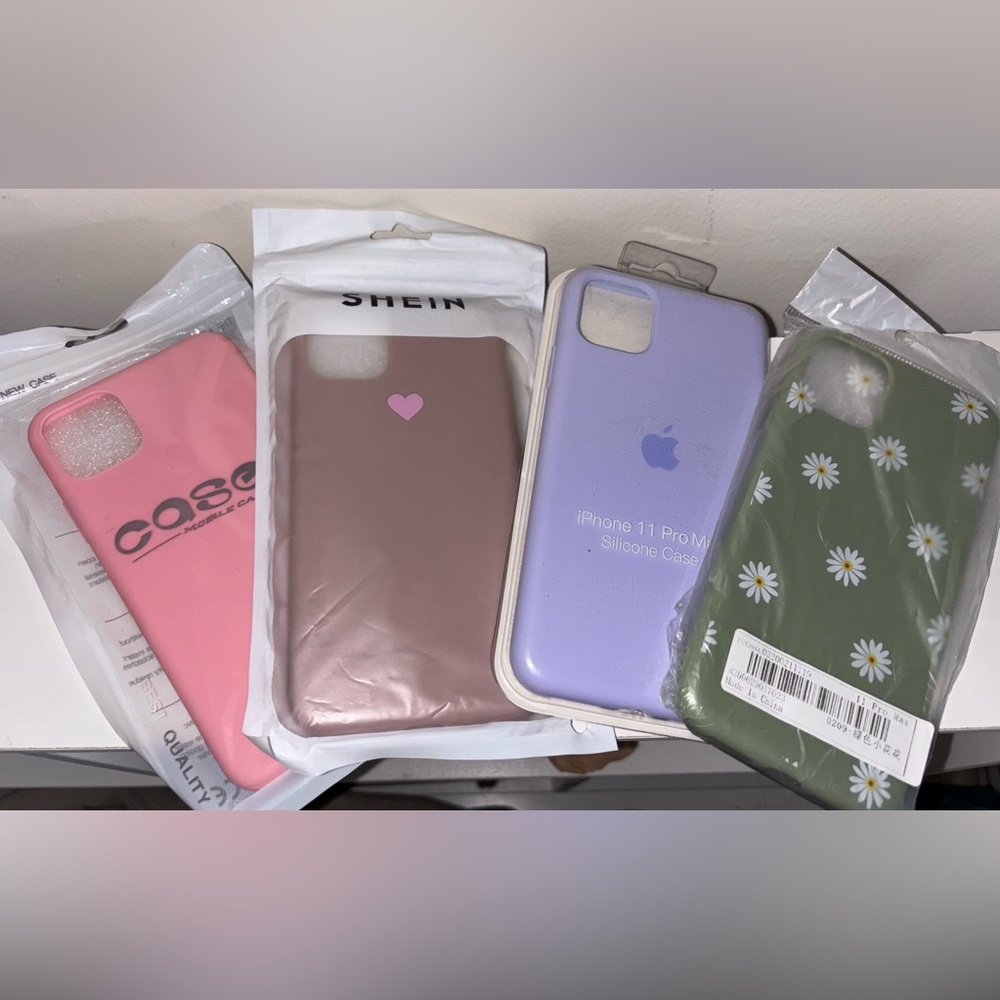 NEW Iphone 11 Pro Max Phone cases (4 pcs)